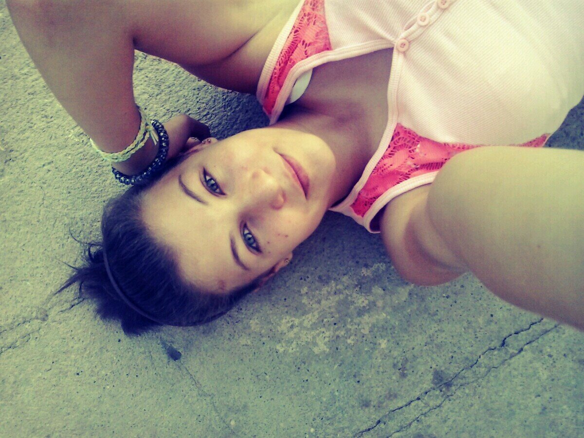 Hi! My name is Petra. I'm 14years old. I'm a Hungarian girl. I'm a Directioner.   :3