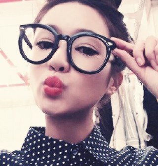 lovehtoash's profile picture. 