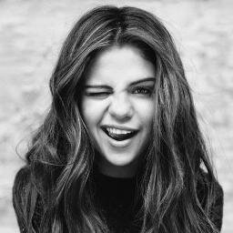Justin, Selena, The Vamps, James, Luke and Macklemore are the reason i'm still standing today.
