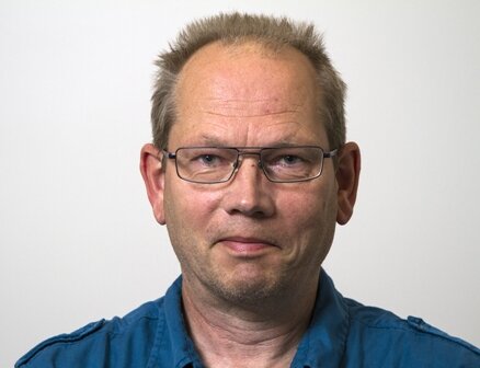 Professor i statsvitenskap ved Universitetet i Nordland.