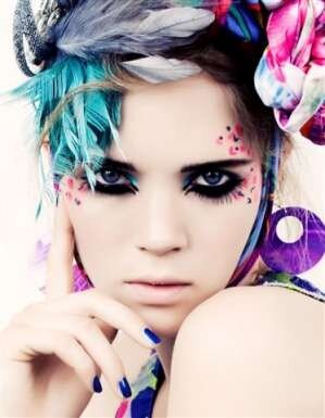 Fashion, beauty and showbiz blog, with a few bits and bobs of pieces we love! email: urbanchicblog@gmail.com facebook: Urban Chic