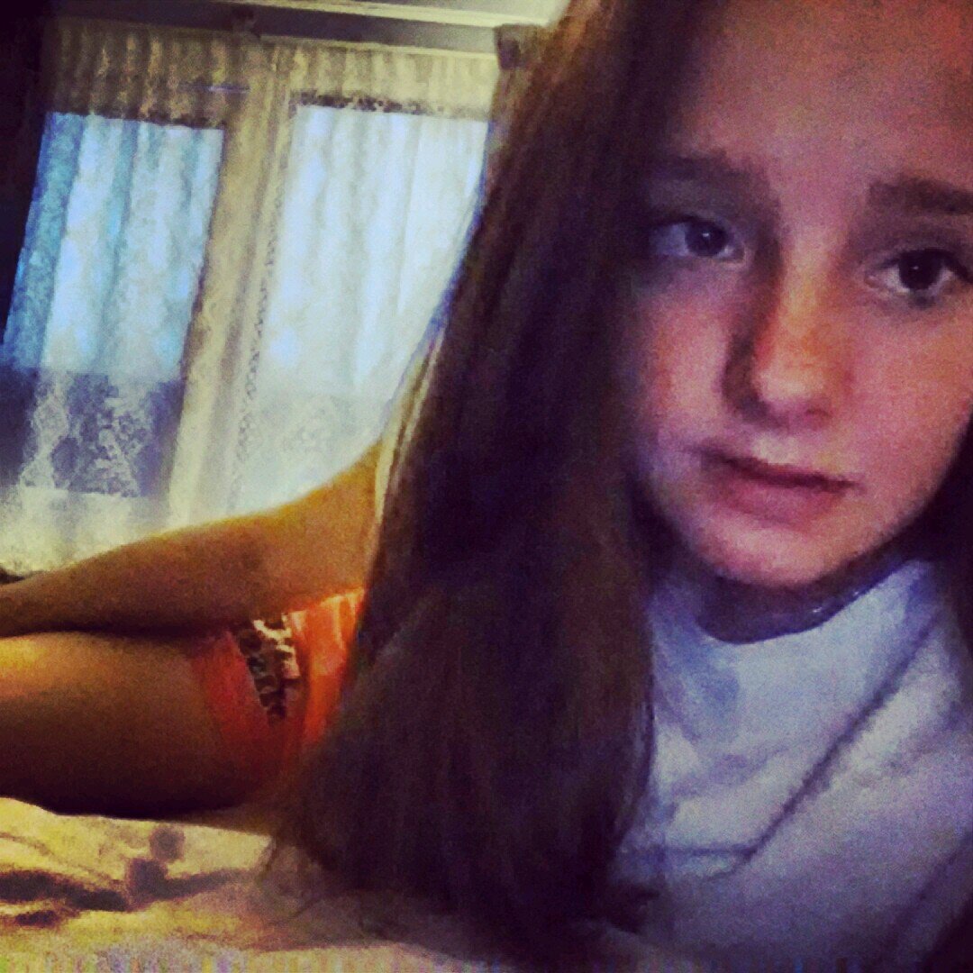 Follow me i follow back:*