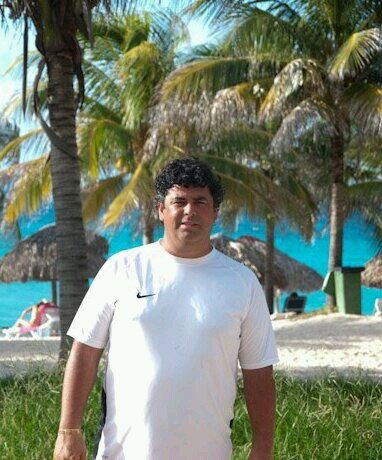 ✌
Empleado 
Y Peronista