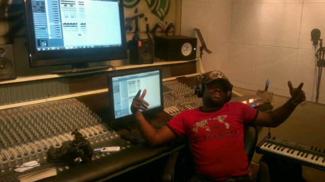#music_unplugged 
The real opportunity for success lies within the person and not in the job.
@lovebugstudios1