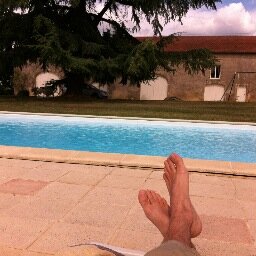 Mes centres d'intérêt : l'actualité, la politique, le sport, la musique, le cinéma et bien d'autres choses pour m'épanouir