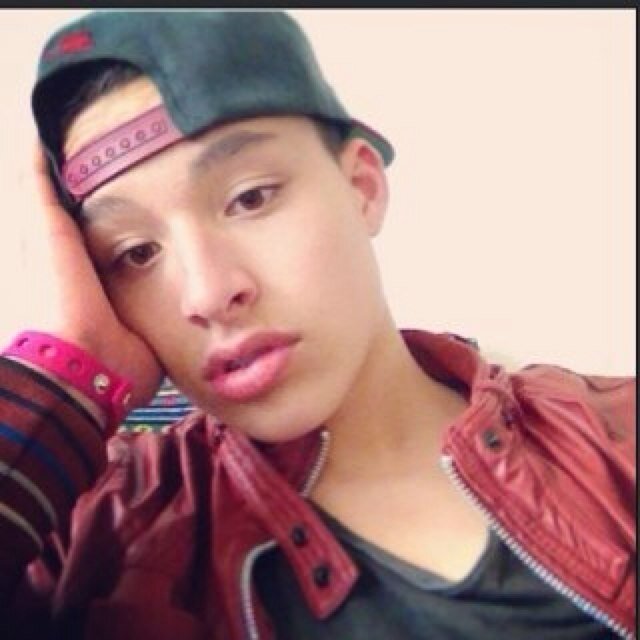 Oude twitt acc (@Grilloahward) ontvolgen. IG:GrilloahWard. FOOD. JAXIE. SOUTENEURINOPLEIDING. 69 XƎS.