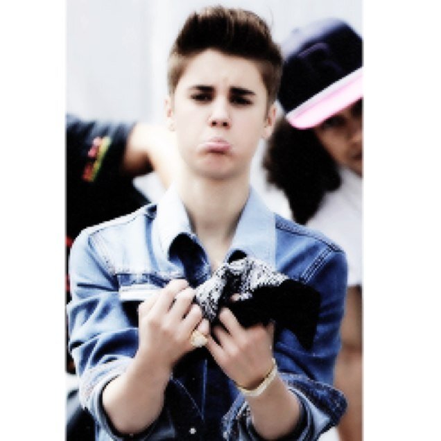 KidrauhlMaggle's profile picture. 'Beliebers since the beginning, and until the end' #TeamLarry #TeamElena #TeamDamon♥. Instagram : @Virginiesaez