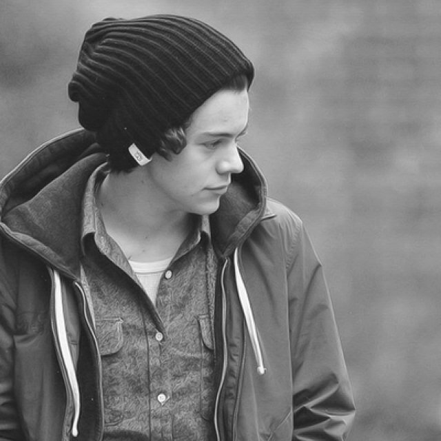 lilac_inblue's profile picture. I obcess over boys in bands.