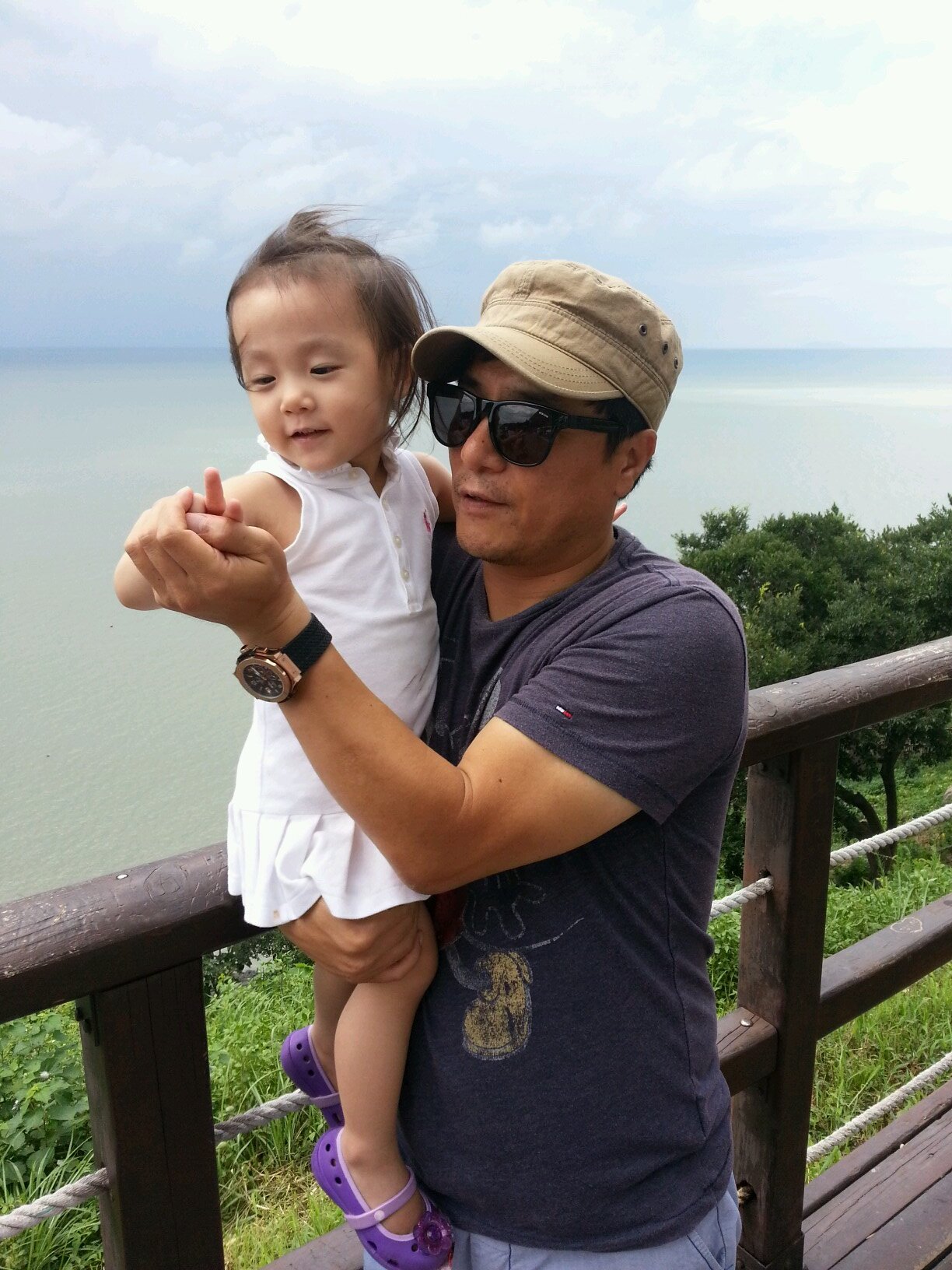 전남 순천에서 희망과 행복이 함께하는 나라를 꿈꾸는 사람입니다. 많은 분들과 다양한 이야기로 만나고 싶습니다...