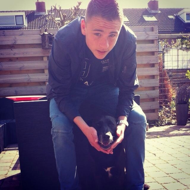 Soccer player FC Utrecht O.17.
Insta:Thommasssss