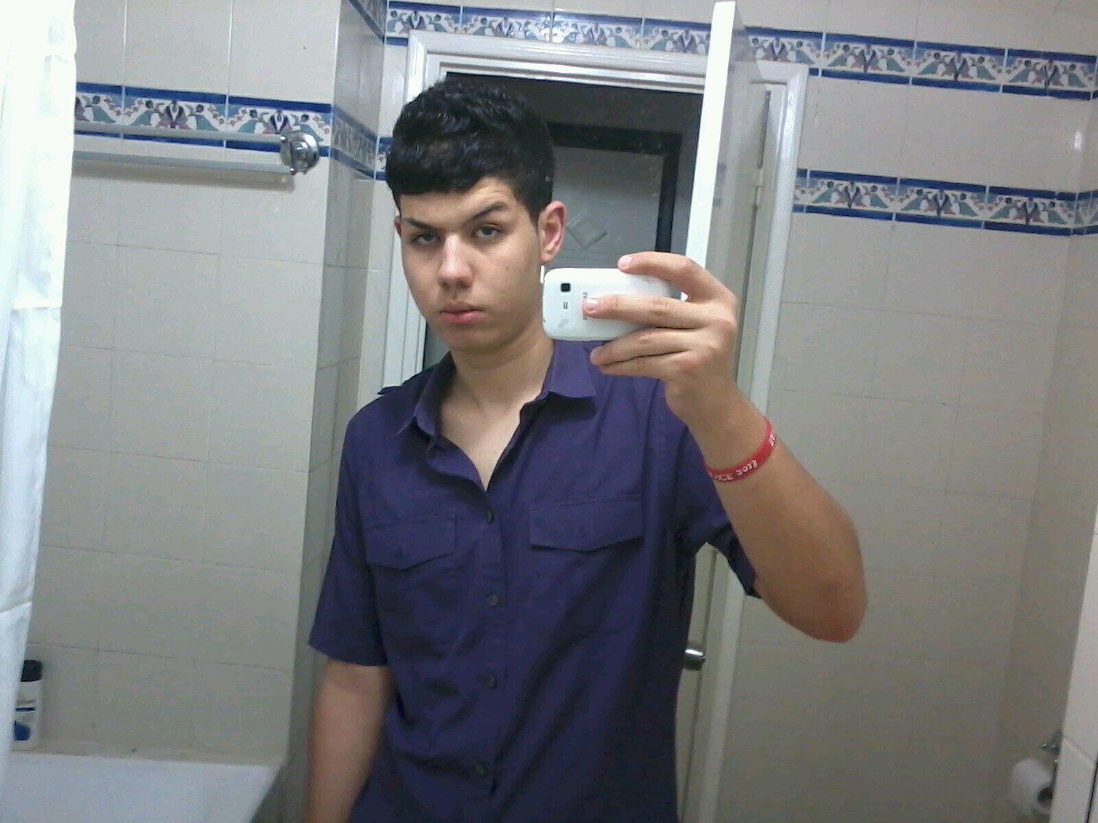 HI FOLLOW I FOLLOW BCK  ;)