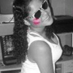 Eu sou uma menina q gosto d conversa,brincar,rir ee melhor d a cada diia conhecer a Deus meu paii q eu amo tanto.......