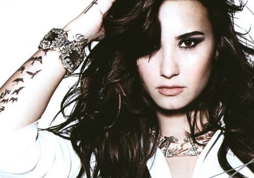 HELLO EVERYONE MY NAME IS JESUS ​​EMMANUEL ME AND LOVE ME FOLLOW ME I LOVE DEMI LOVATO 3