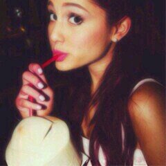 NO ME SIGAS, TE ESTOY REGALANDO UN FOLLOW. Sigueme en @livingfordie y te sigo. «avril, paramore, demi, miley, sel, 1D, jobros, justin, 5sos, tay, katy and more»