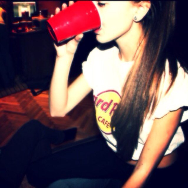 bossy midwest brunette. ✌
