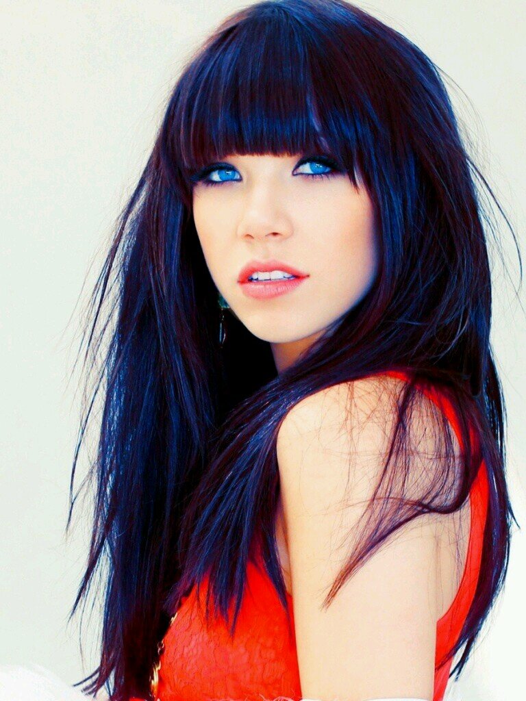 Hey it's Carly Rae Jensen! the singer of the hit single Call Me Maybe! Kiss is out!