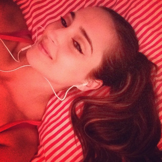 Irish/ Persian, im a scorpio wild at times love music and getting to know different people ~~~ follow me n il follow u .;) Instagram Roxybabyb