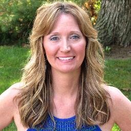 Wife, mom, makeup & skincare junkie.