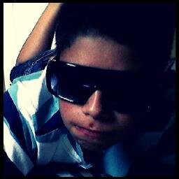 gosto de viver a vida do jeito que sou e não do jeito que os outros querem '-'
