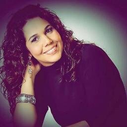 -Frases e Versos da Eliana Ribeiro-
Minha Força e Vitória é Jesus!! 
@elianaribeiro ♥