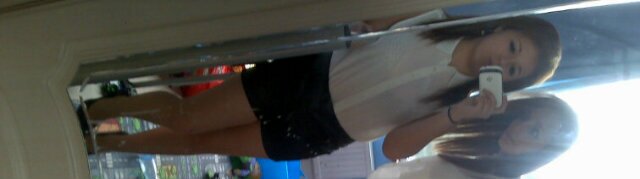 15 years old! Birthdaaai 9/1/98, thinking of doinn youtube again... :D and cba to write anythink else.. x