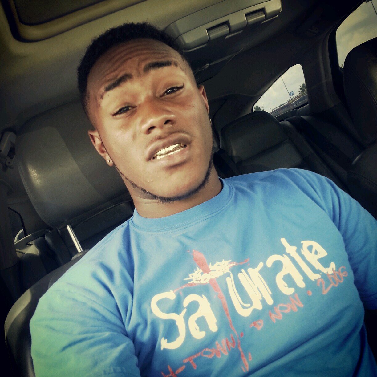 ` im short(5'6) , HANDSOME , goldss ( top & bottom ) , ima FREAK oh yeahh!, but FOLLOW ME OR SUCK DIS DICKK!