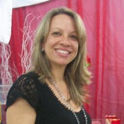 Simplesmente feliz e abençoada, apaixonada por Jesus e minha família ! !