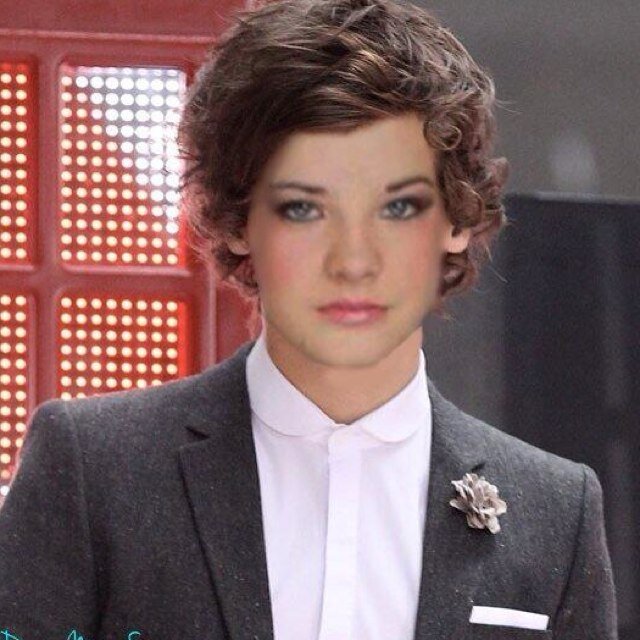 PaigeHylandDM's profile picture. i sat on a motorcycle with asia ray i guess you can say im famous || i finally met paige on 7/27/14