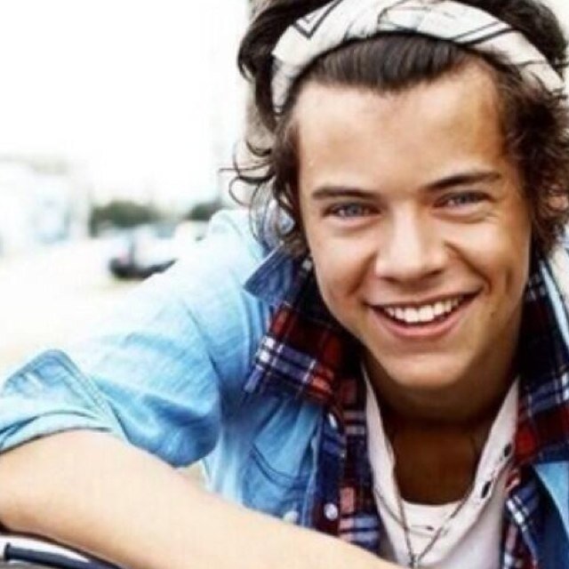 FOLLOW @harryspizzas_ okay? and follow my personal too @_subna_ thanksss :) ily x
