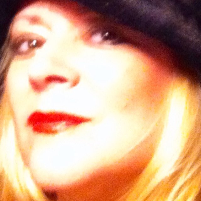 LCarolinesMusic's profile picture. Concert Pianist/Singer/Classical Guitarist Composer Teacher Painter/Art&Design Studios/Animal Sanctuary/Rescue/💜Jesus