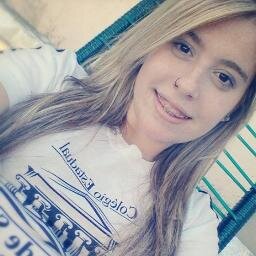 Tristeza? Coloquei do lado avesso, e deixei a felicidade cuidando para que ela não volte.