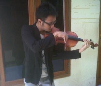 yemmanuel88's profile picture. allah | guitar's acoustic° | Major music and fine arts.
jadi produser tahun depan, amin