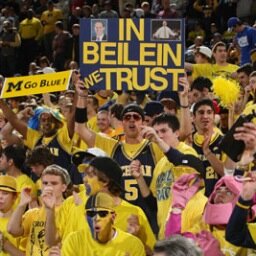 UofMMaizeRage's profile picture. UofM student section.
Follow for an update on Michigan athletics and Michigan humor.
This is not the official twitter of the Michigan Maize Rage.
Go Blue!