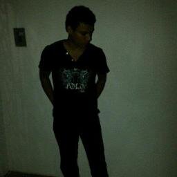 Estudiando para hacer un mundo mejor gobernado por zombies :') ♥