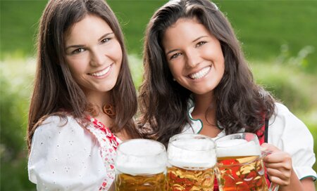 TirolerKleding's profile picture. Online winkel voor de mooiste dirndl's,stoerste lederhosen,blousen en Tiroler accessoires. Veelal gemaakt in eigen huis. Tiroler-Chic voor een complete outfit!