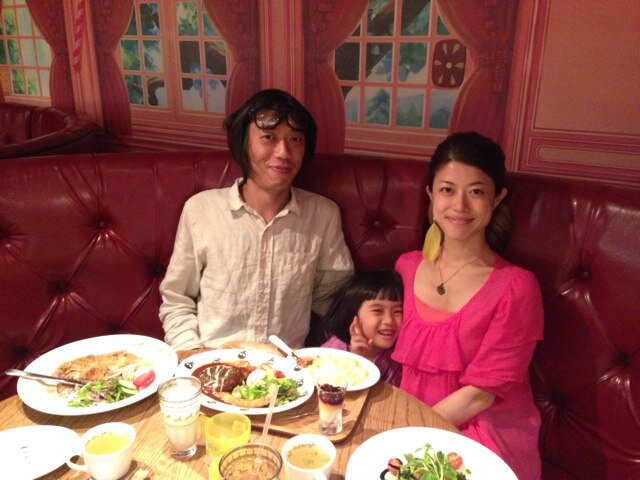 現在、不動産 売買 賃貸 保険各種 司法書士 債務整理 ブライダル イベント cafe JUST A HOLIDAYcafe ケイタリングを営業中 小物、CDを販売。 LIVEやDJ 素敵小物ワークショップも展開中nice. tel:09071638009
