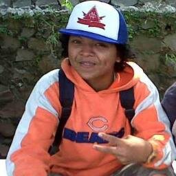 Jangan Pernah Biarkan Dirimu Sadar ...
Dan Biasakan Matamu Terlihat Indah :)