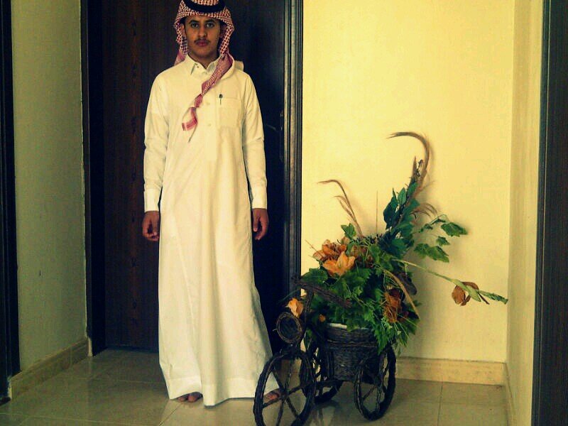 مانيب خيال (ن) ولانيب سباح*حتى الرماية والله إن لك عليها*بس الوكاد إني ليا صاح صياح*مواقفي نذرن علي لحتميها 


2ADBBD70