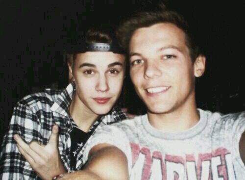 WE LOVE 1D & JB 3 0/5 0/1 :'( Never say never and believe!!! Up all night and wait that you take me home!!!!