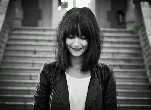 A 16-year-old Mia-sister with one hell of a troubled mind