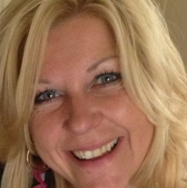 Annemiek Langkamp, voor pijnloos en definitief ontharen dmv IPL van MedCos. Een cadeautje voor jezelf! Welkom bij Beautycenter Hairless 06-13874278