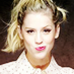 WillieLipkin's profile picture. Критика бесполезна потому, что она заставляет человека обороняться и, как правило, - стремиться оправдать себя.