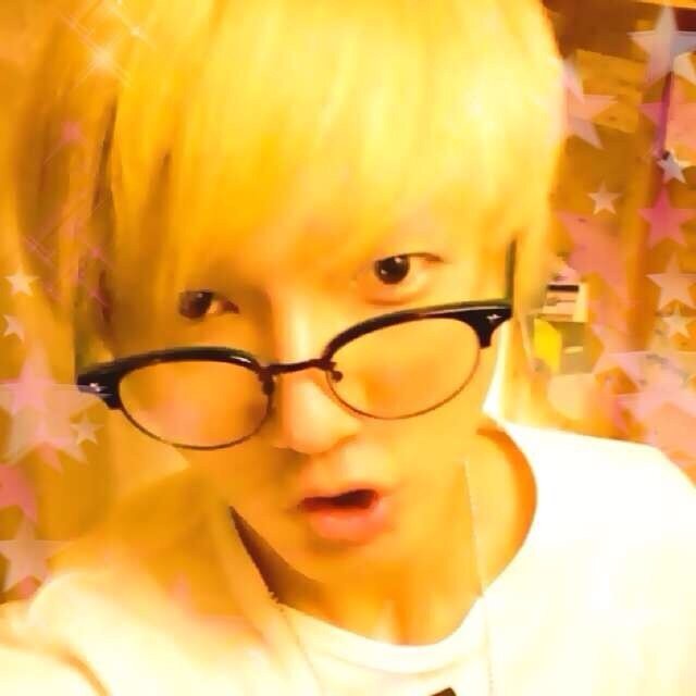 슈퍼주니어　예성(bot)　1984　0824　AB
甘いお菓子