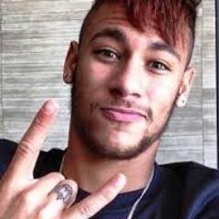 Ser fã é chorar,rir,sofrer e se alegrar com o ídolo.Ser fã não é fácil mas nosso amor é maior do que qualquer barreira até mesmo a distancia! love you Neymar ♥