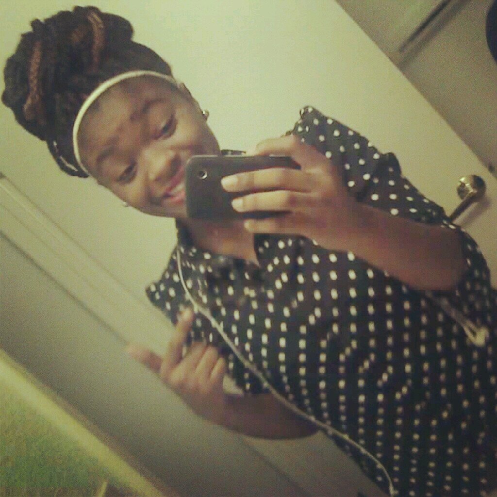 lyxxi__'s profile picture. live happy, love lots, stay beautiful, laugh forever....