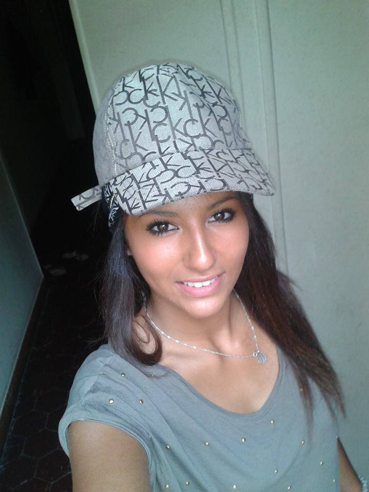DEEMi GWADA . FOLLOW FOLLOW FOLLOW ME !