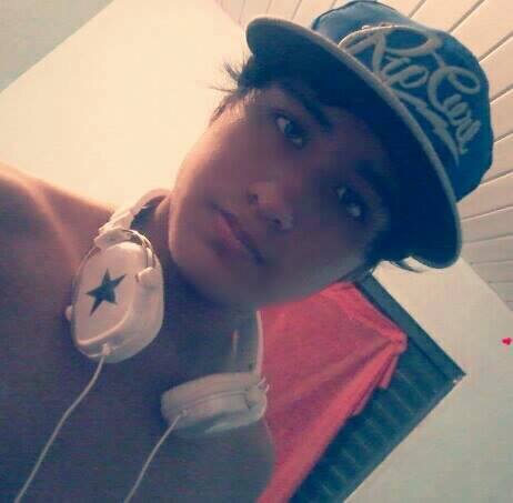 eu danço free step e sou Dj nas baladas a noite...
eu me espirei no david guetta
