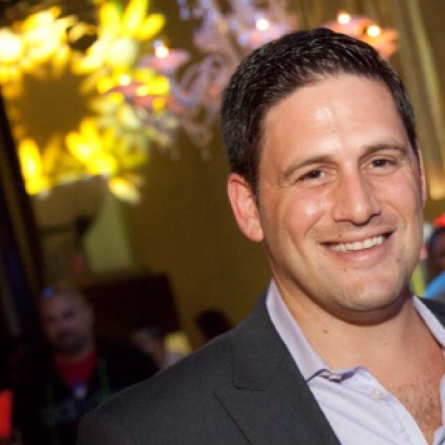 Regional VP of Marketing, Caesars Entertainment - Las Vegas and Laughlin @CaesarsEnt loves wife, baby AV and Jude, outdoors, beach life, skiing + traveling