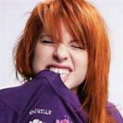 “Mantenha os pés no chão quando sua cabeça estiver nas nuvens.” — Paramore
