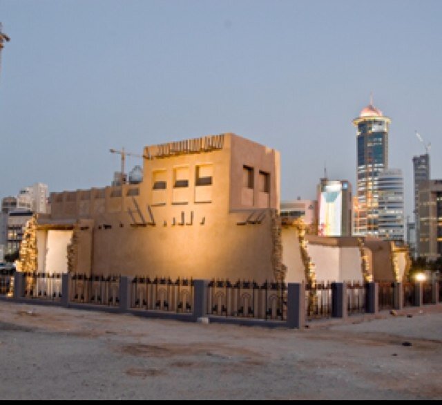 كاتب رأي يحب وطنه وأهله ويتمنى لهم النمو والإزدهار ويبدي الرأي في كل الأمور السياسية والإجتماعية